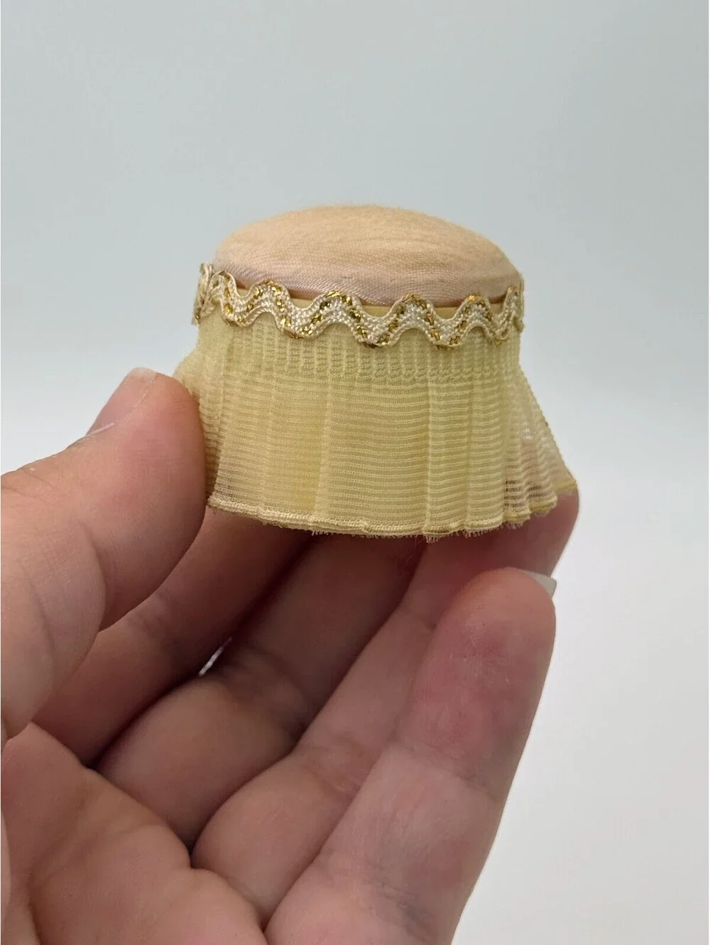 1:12 Scale Vintage Ideal Petite Princess Dollhouse Vanity Stool Pink Ottoman